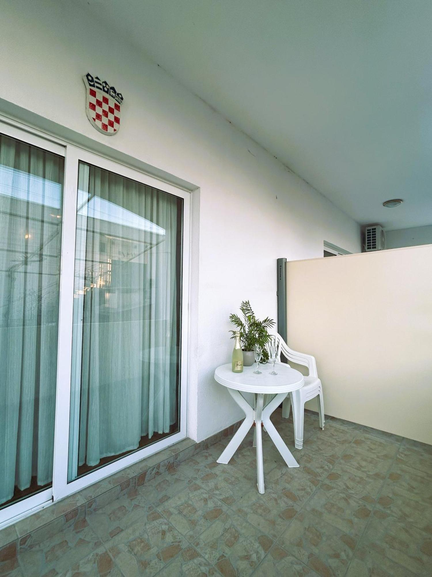 טרוגיר Apartments Valjan מראה חיצוני תמונה
