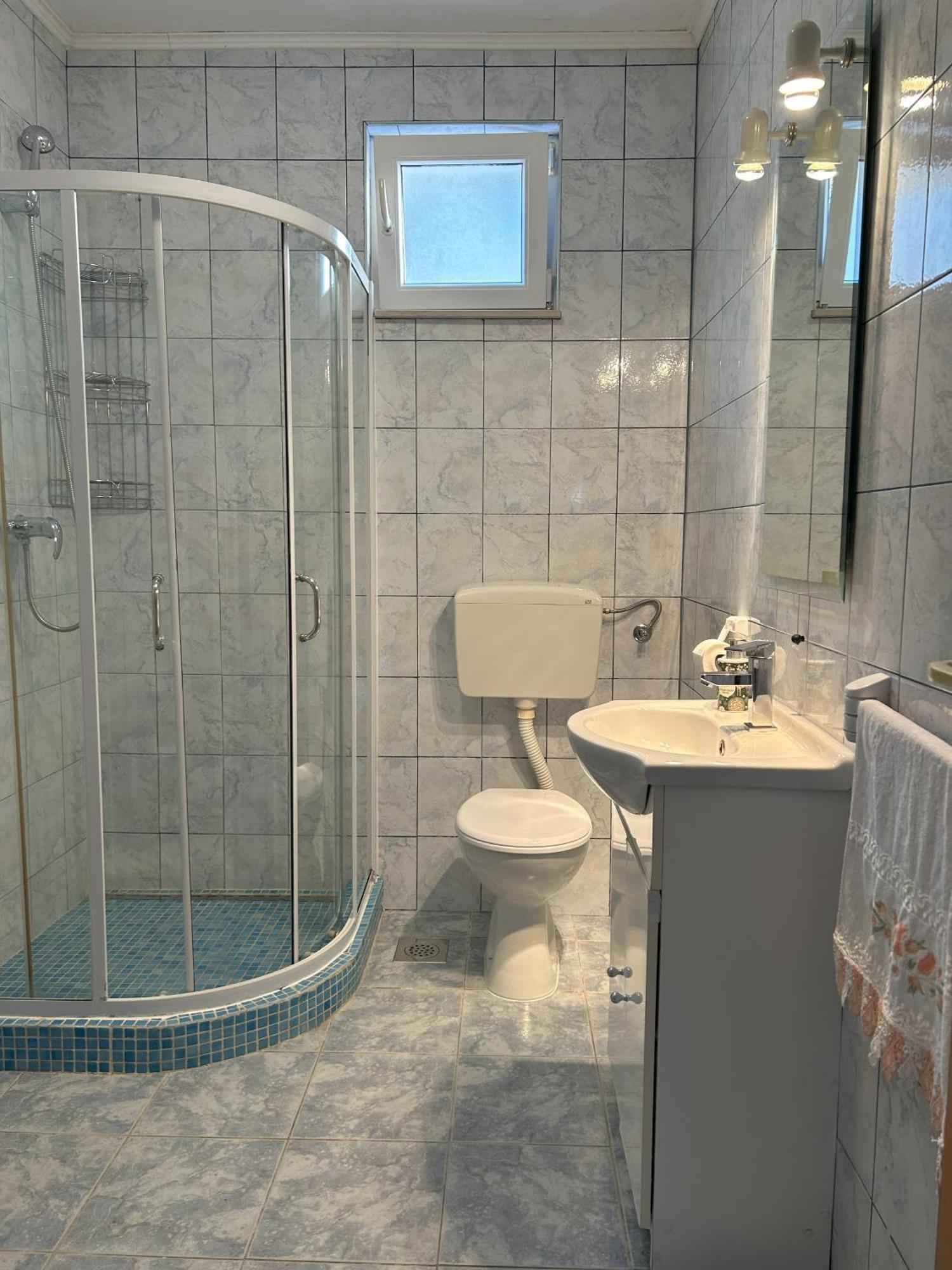 טרוגיר Apartments Valjan מראה חיצוני תמונה