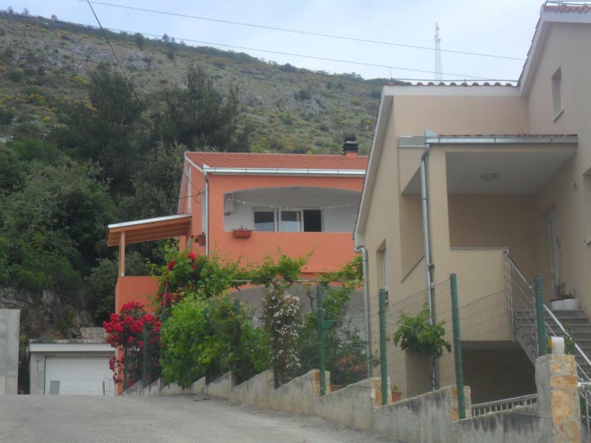 טרוגיר Apartments Valjan מראה חיצוני תמונה